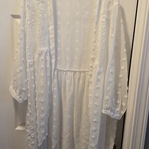 Elegant White Lace Women's Top